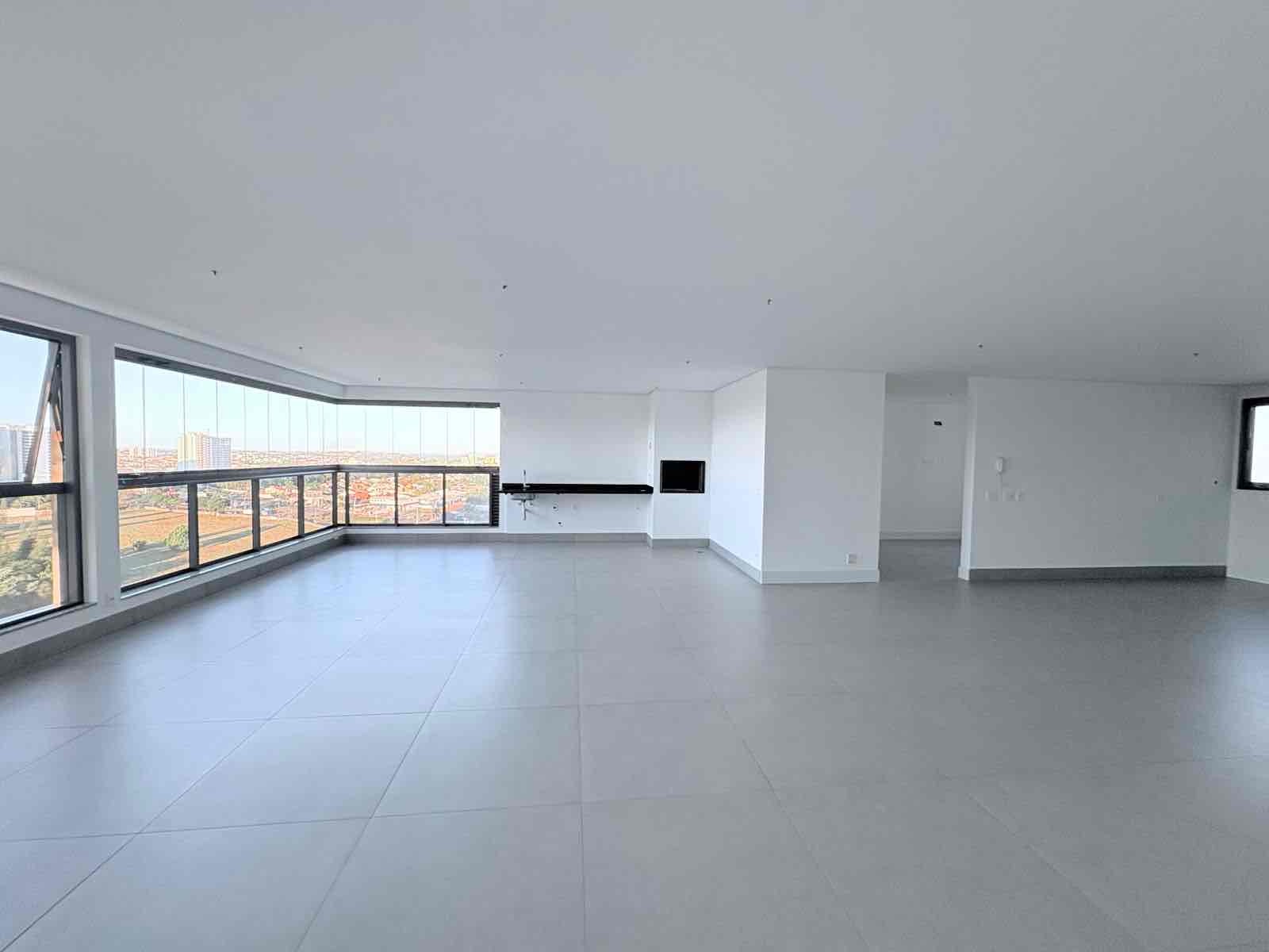 Apartamento novo à Venda, Edifício Lakeside, 232 m² úteis, 3 suítes, 4 vagas, sol da manhã,  elevador privativo, sacada com skinglass- Bela Suiça