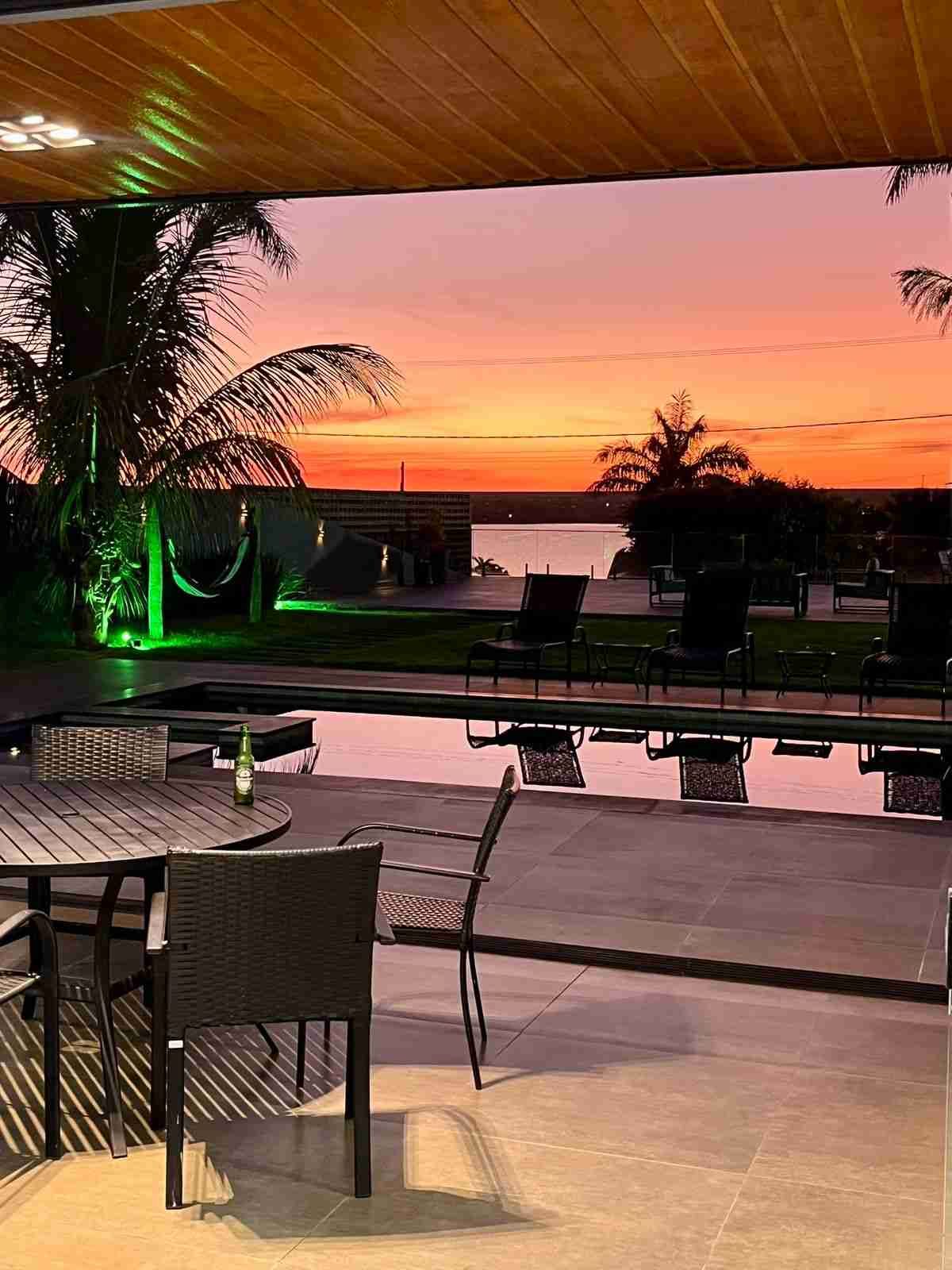 Chácara à Venda no condomínio Riviera do Poente, mobiliada,4 Suites climatizadas, Alvorada do Sul, PR