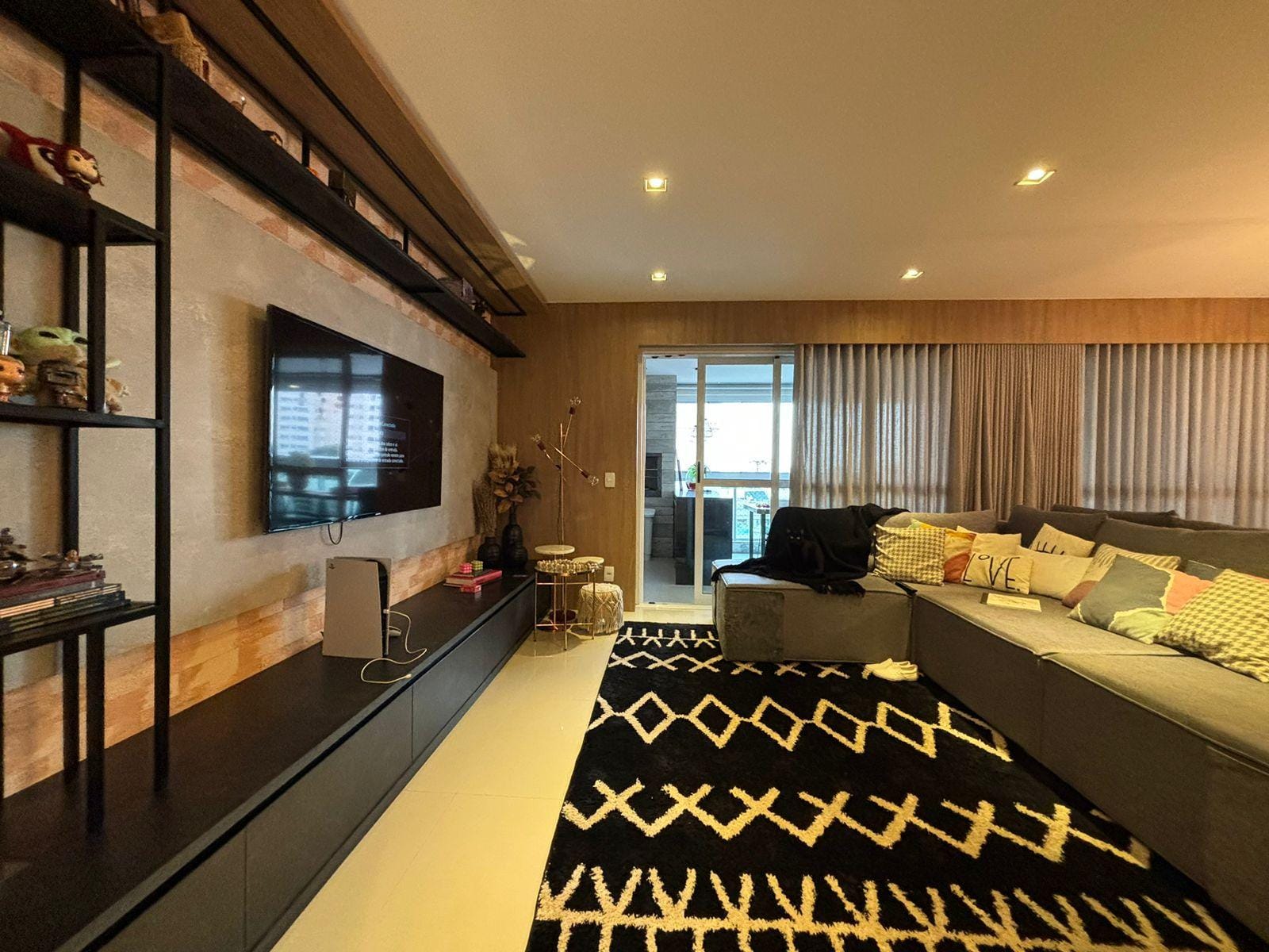 Apartamento à venda, 173 m²úteis, Edifício Queens Park, 3 suítes, closet e hidro, Varanda gourmet, decorado na Gleba Fazenda Palhano -Londrina, P