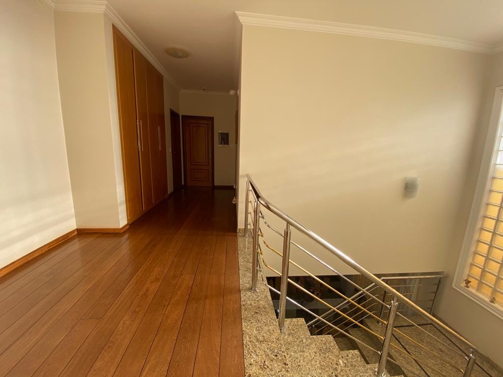 Sobrado à venda, 574m² úteis, 4 suítes com banheira e sacada, piscina, sauna,  estuda permuta- Jardim Itatiaia 1, Londrina, PR