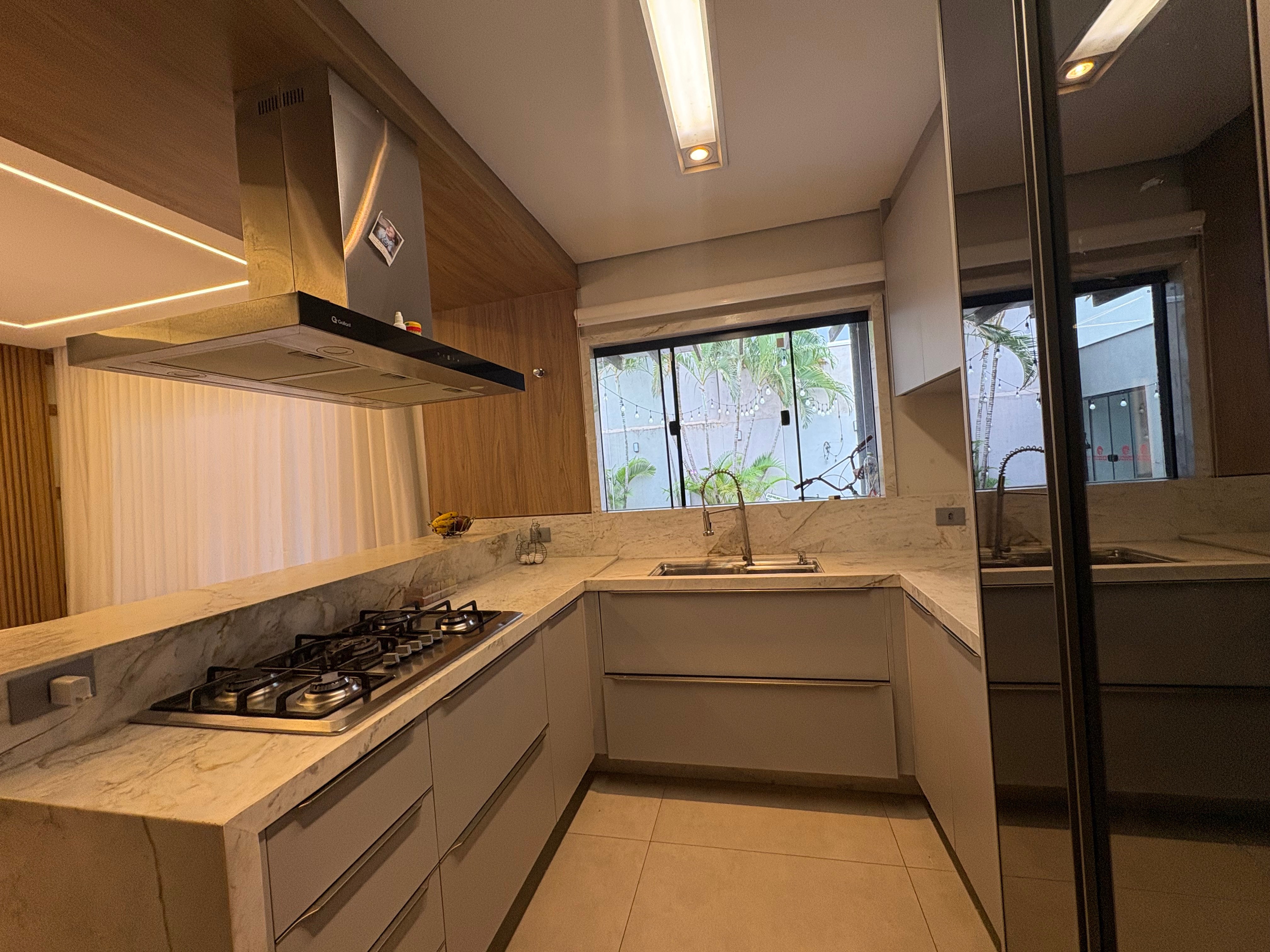 Casa à venda, térrea, 3 quartos sendo 1 suíte, toda planejada - São Pedro, Londrina, PR