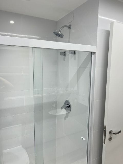 Apartamento à Venda,  Edifício Vista Parque Lago Igapó, 72m² úteis, 2 quartos, 2 vagas, andar alto - Jardim Presidente, Londrina, PR