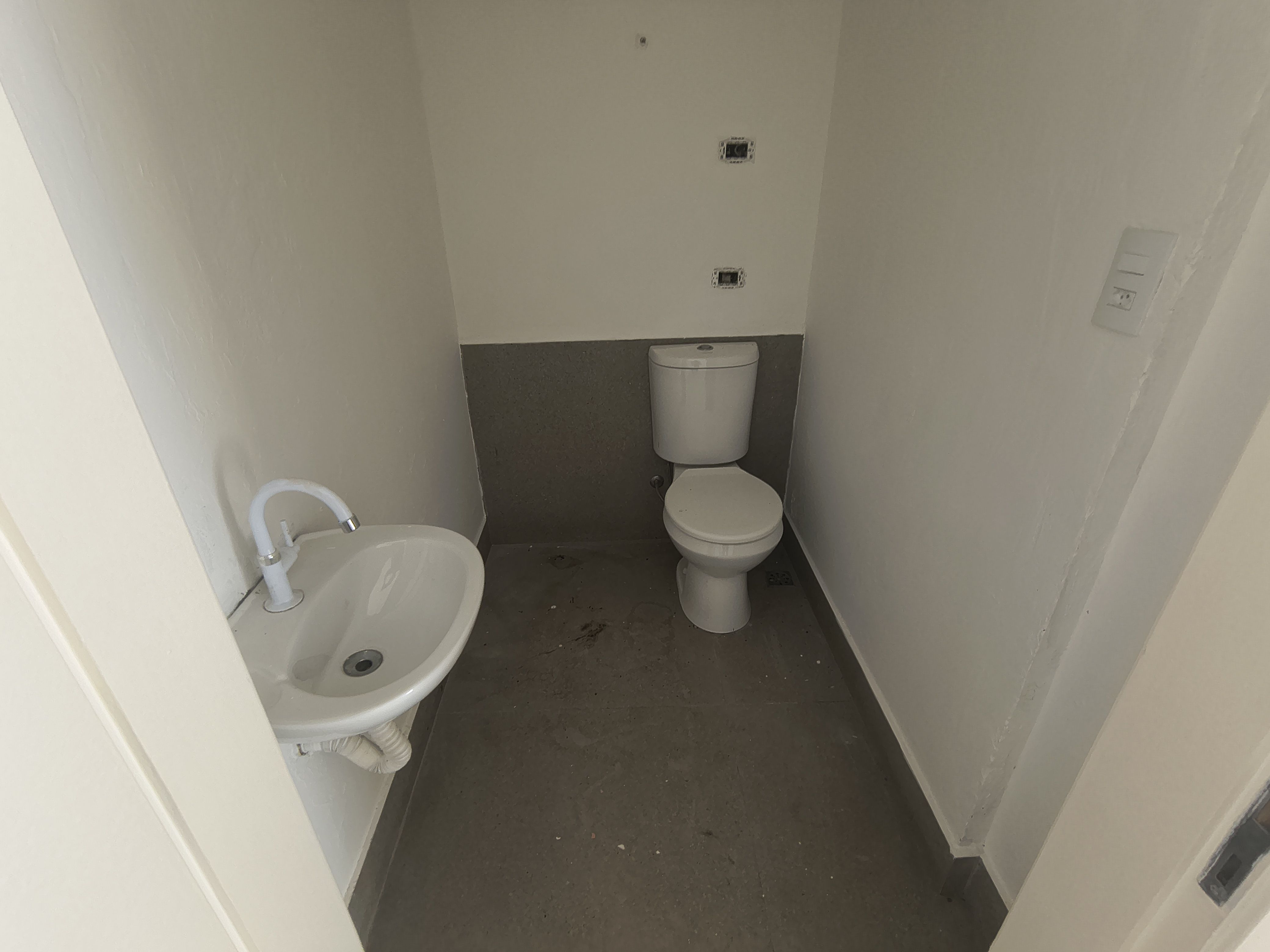 galpão para locação, Rua Pará, 120M², 4 garagens, Centro, Londrina-PR