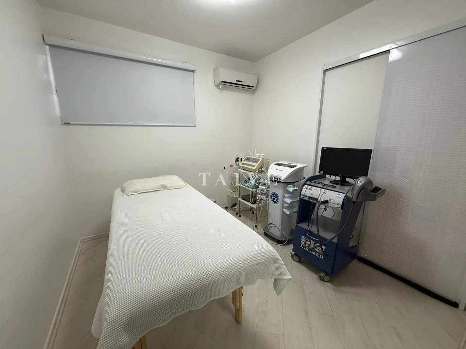 Imóvel Comercial 450m² de construção, 12 salas, com Clinica mobiliada em funcionamento para Venda em Londrina - foto 9
