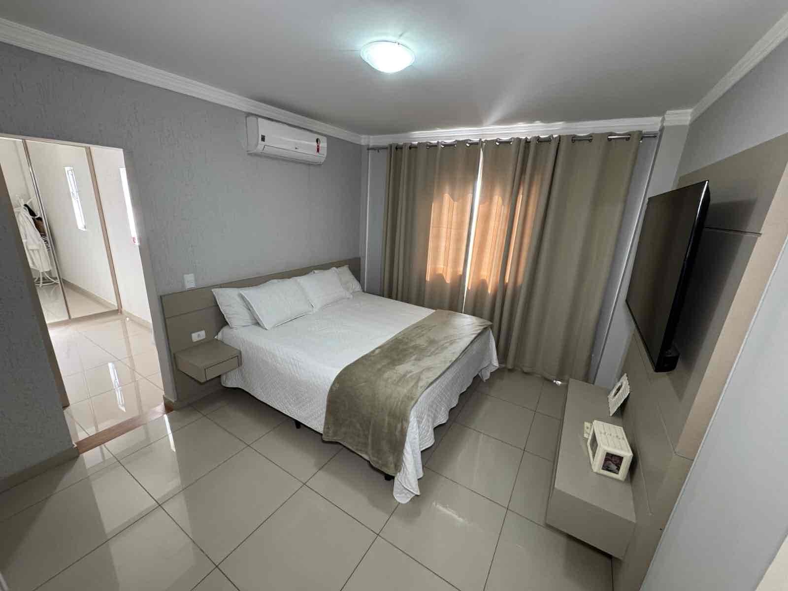 Apartamento triplex  à venda, 238m² úteis, 3 quartos sendo 1 suíte, amplo rooftop com churrasqueira,  2 vagas Boa vista, Londrina, PR