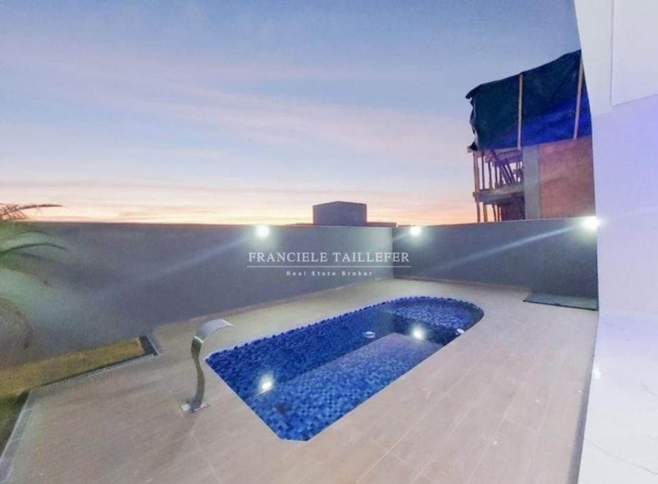 Triplex 205m²/3 suítes/4 vagas/sistema alexa - TÁUA ARANGUA - Londrina Pr