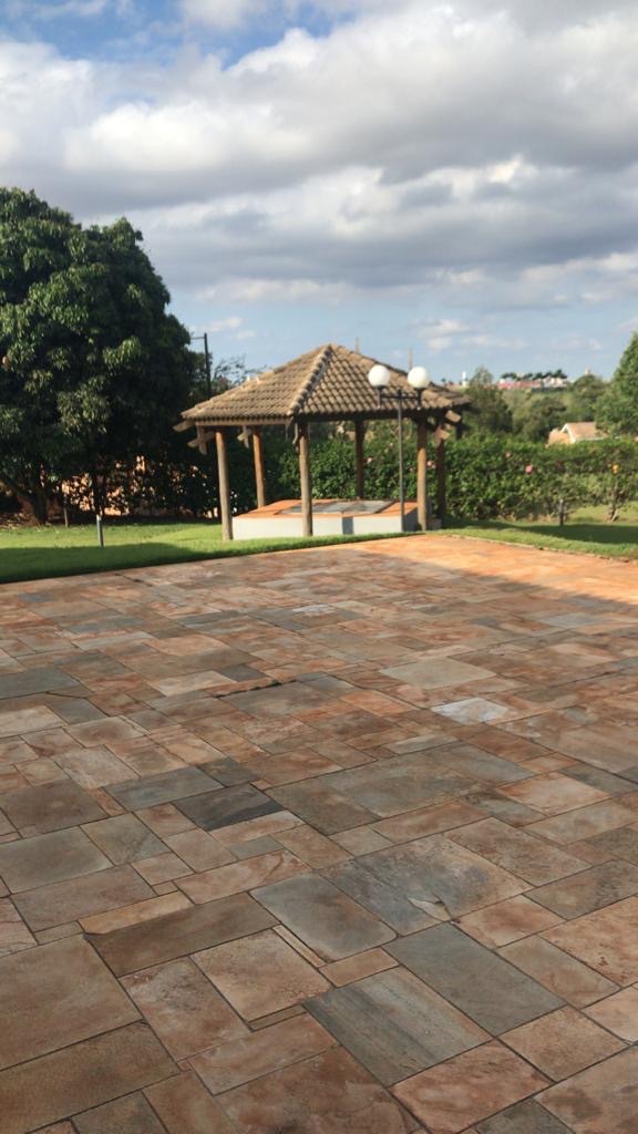 Chácara  à venda em Condomínio Green Village, 5000 m² total, casa 300m² úteis, 2 quartos sendo 1 suíte e 1 demi suite -- Jardim Santa Adelaide - 