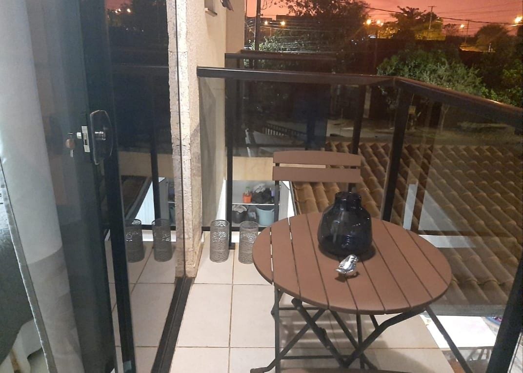 Sobrado à venda,  123m², 3 quartos sendo 1 suíte, Piscina, 2 vagas  - perto do aeroporto, tiro de guerra - Califórnia -  Londrina, PR