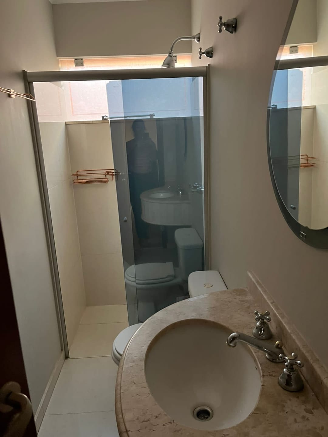 Casa Residencial ou Comercial de 400 m² para venda, 05 quartos (sendo 2 suítes) piscina, de frente para o lago Igapó 1 -Bairro Canaã, Londrina, P