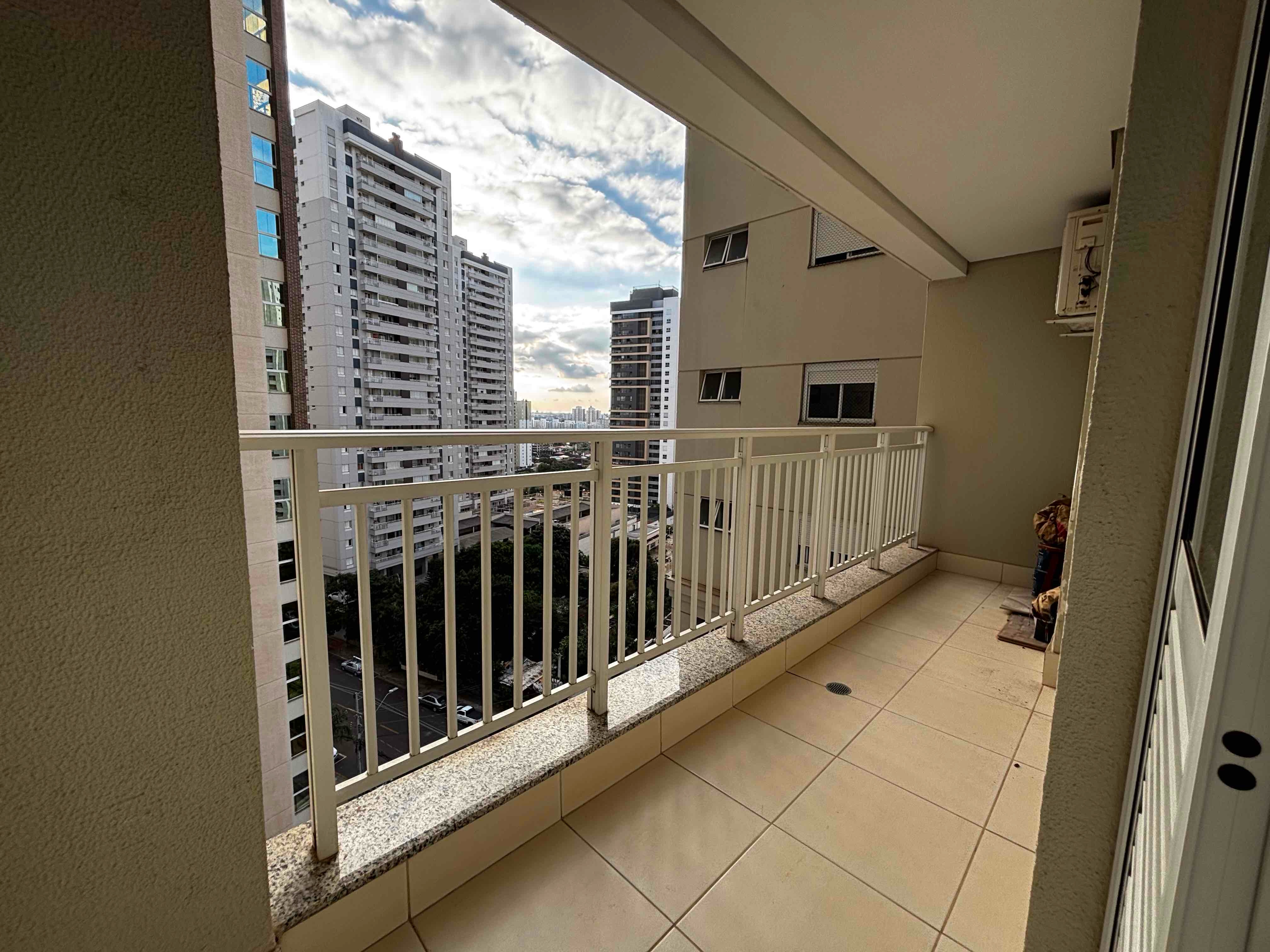 Apartamento  à Venda, Edifício Kensington, 108m² úteis, 3 quartos sendo 1 suíte, planejado, andar alto -  Santa Rosa, Londrina, PR