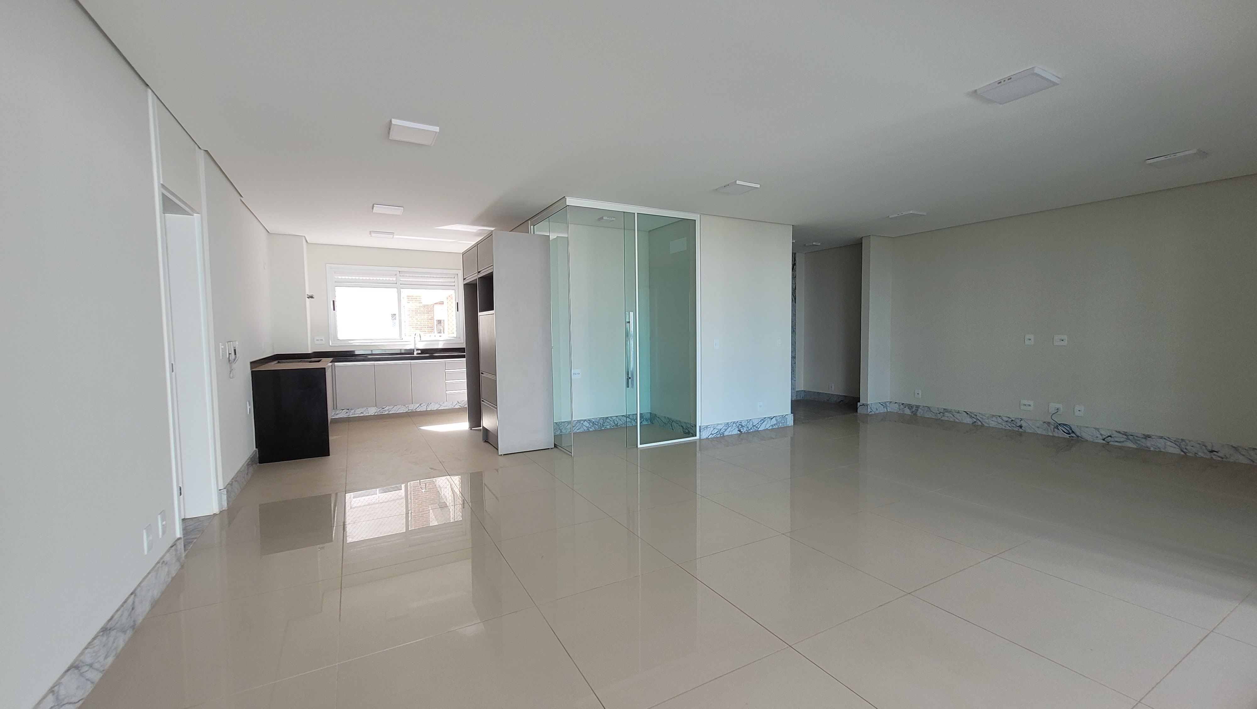 Apartamento  à Venda, 173m² privativos, Ed Queens Park, 3 suítes sendo 1 master, 2 vagas - Gleba Fazenda Palhano, Londrina, PR