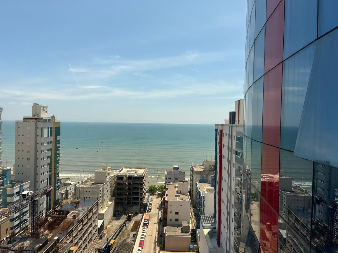 Apartamento com vista mar no Edifício Dubai Tower Residence em Itapema, SC