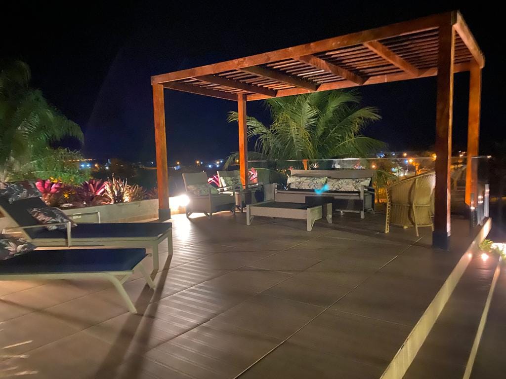 Chácara à Venda, porteira fechada, 1582m² no Condomínio das Águas, casa de 420m² úteis, 4 suítes,  piscina, 14 vagas - Porecatu, PR