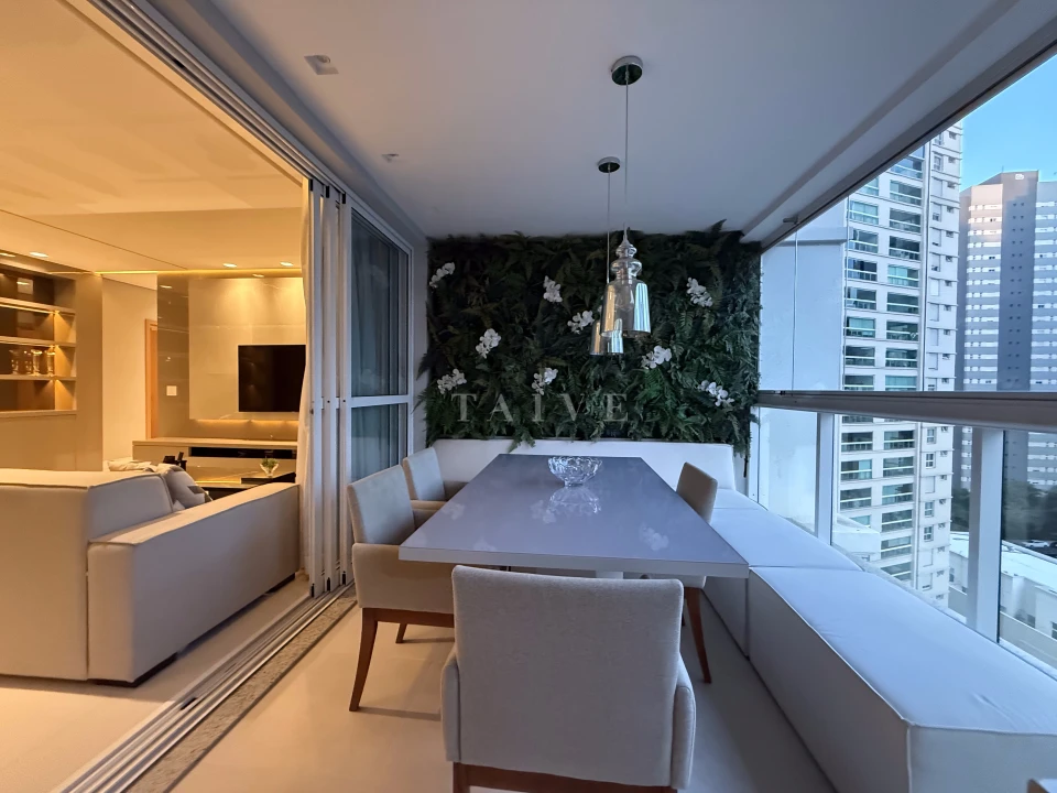 Apartamento mobiliado e decorado Champs Élysées 3 suites com closet e hidromassagem na Praça Pè Vermelho em Londrina