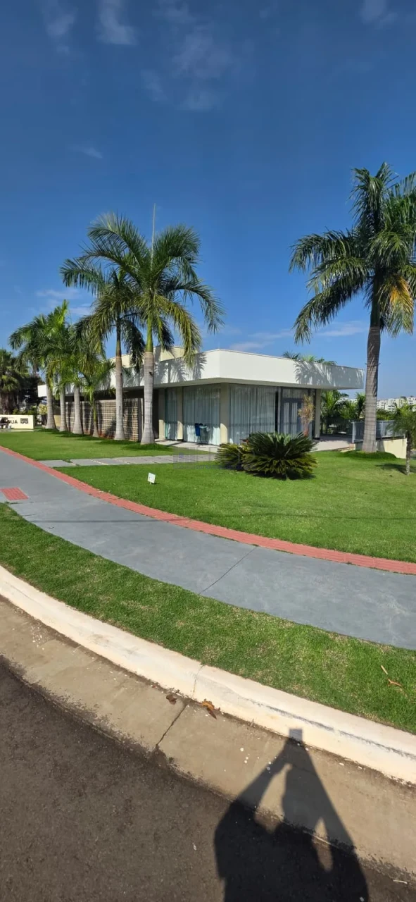 Imagens do imóveis EXCELENTE TERRENO A VENDA - PARTE ALTA  - CONDOMINIO ARANGUÁ - PARQUE TAUÁ