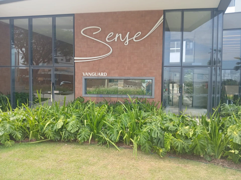 APARTAMENTO A VENDA - SENSE - ANDAR ALTO, 02 VAGAS DE GARAGEM COM BOX