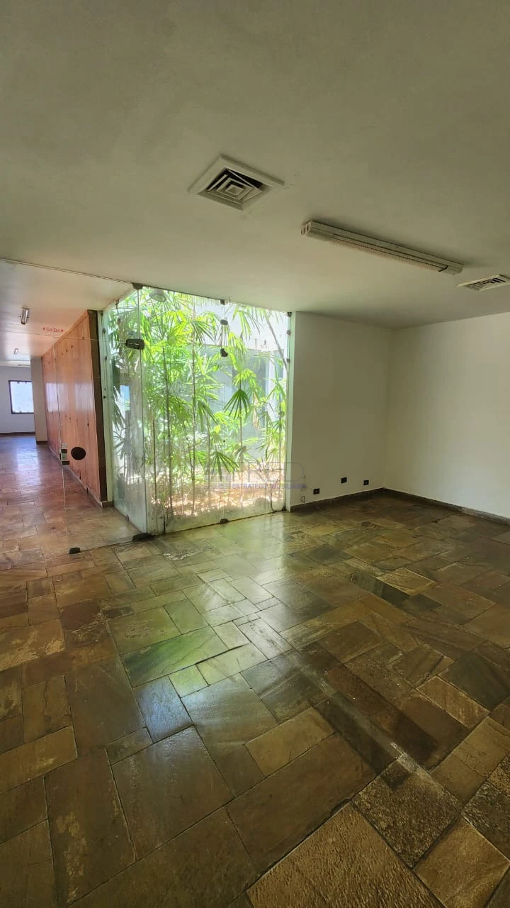 EXCELENTE IMÓVEL COMERCIAL PARA LOCAÇÃO - TOTALMENTE TÉRREO