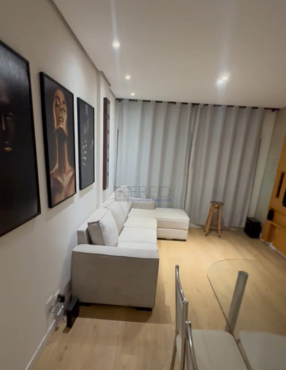 EXCELENTE APARTAMENTO PARA VENDA OU LOCAÇÃO - MOBILIADO