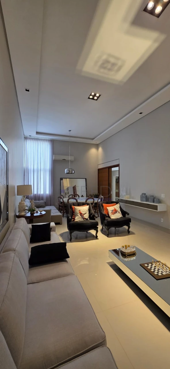 EXCELENTE CASA TÉRREA A VENDA - 3 SUÍTES - ROYAL FOREST RESIDENCE & RESORT