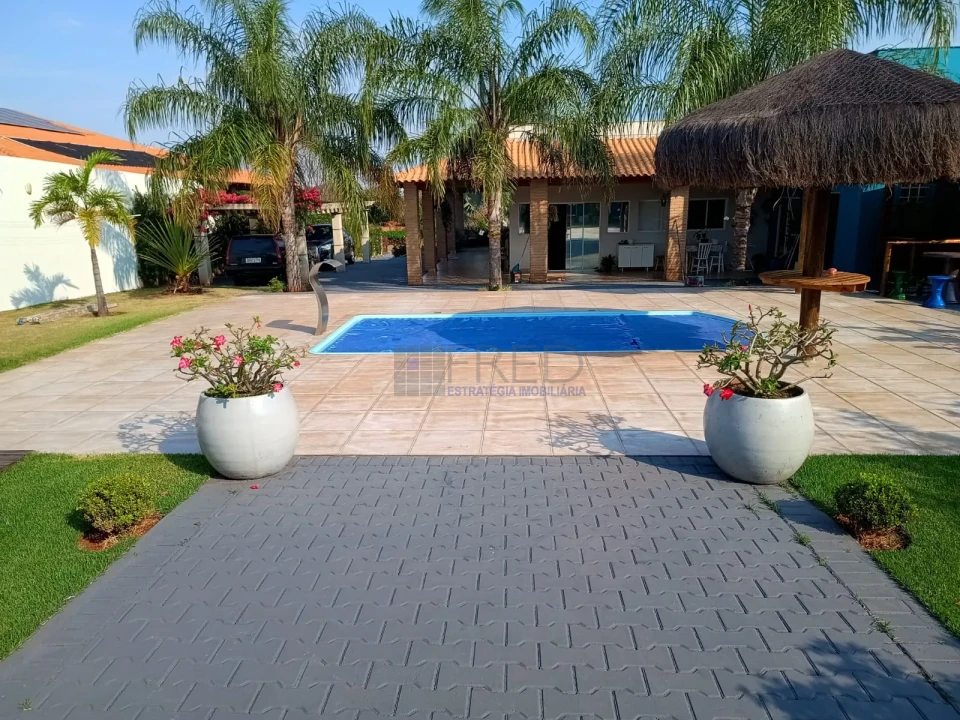 BELÍSSIMA CHÁCARA NO RIVIERA DO POENTE