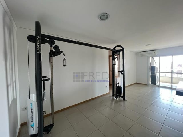 APARTAMENTO TODO REFORMADO - ANDAR ALTO - RESIDENCIAL KONSTANZ