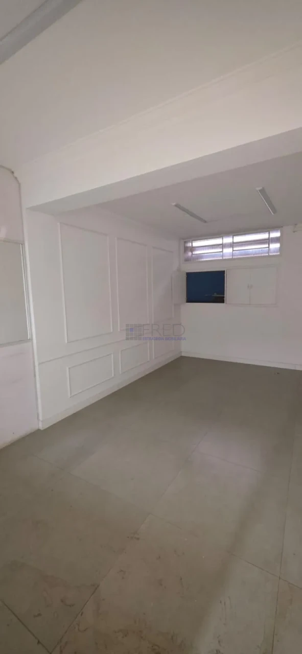 LOJA COM  SOTÃO E MEZANINO - REGIÃO CENTRAL - VENDA OU LOCAÇÃO