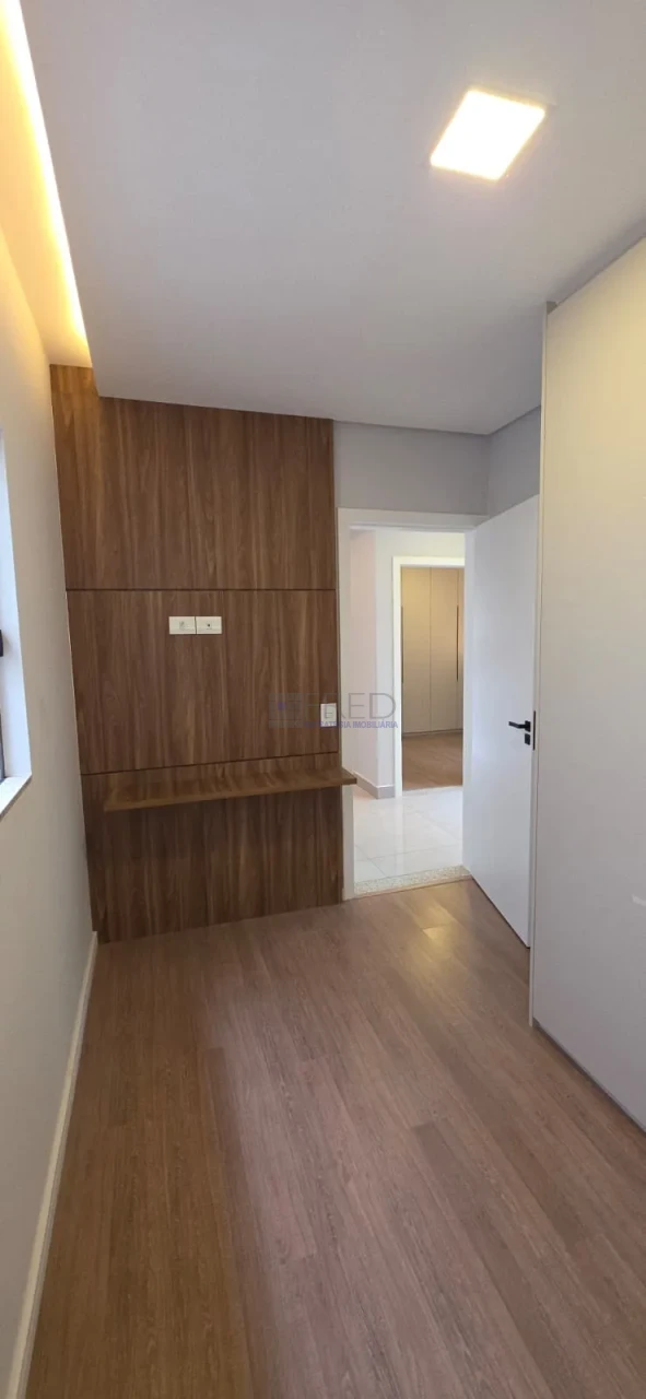 Imagens do imóveis LINDA CASA TÉRREA A VENDA - COMPLETA DE ARMARIOS - HEIMTAL PARK