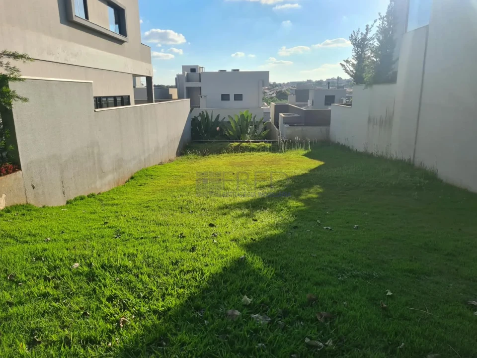 Imagens do imóveis TERRENO A VENDA - CONDOMINIO ARANGUÁ - PARQUE TAUÁ