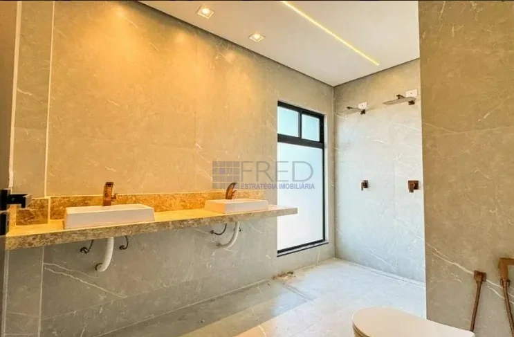 Imagens do imóveis LINDA RESIDECIA Á VENDA - 3 SUÍTES - CONDOMINIO  MORADAS DO VALE