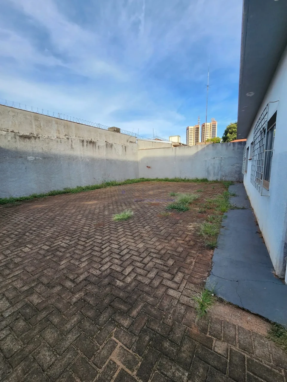 CASA COMERCIAL PARA LOCAÇÃO NO SHANGRI-LÁ