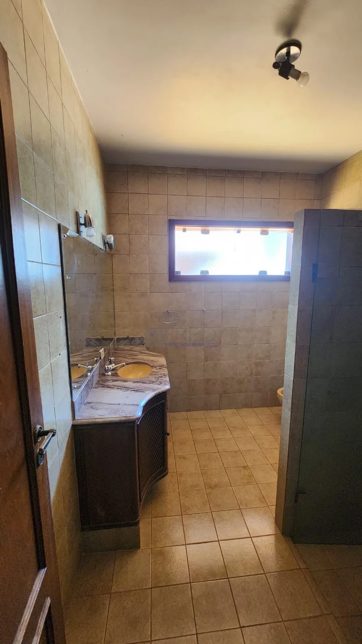 EXCELENTE IMÓVEL COMERCIAL PARA LOCAÇÃO - TOTALMENTE TÉRREO