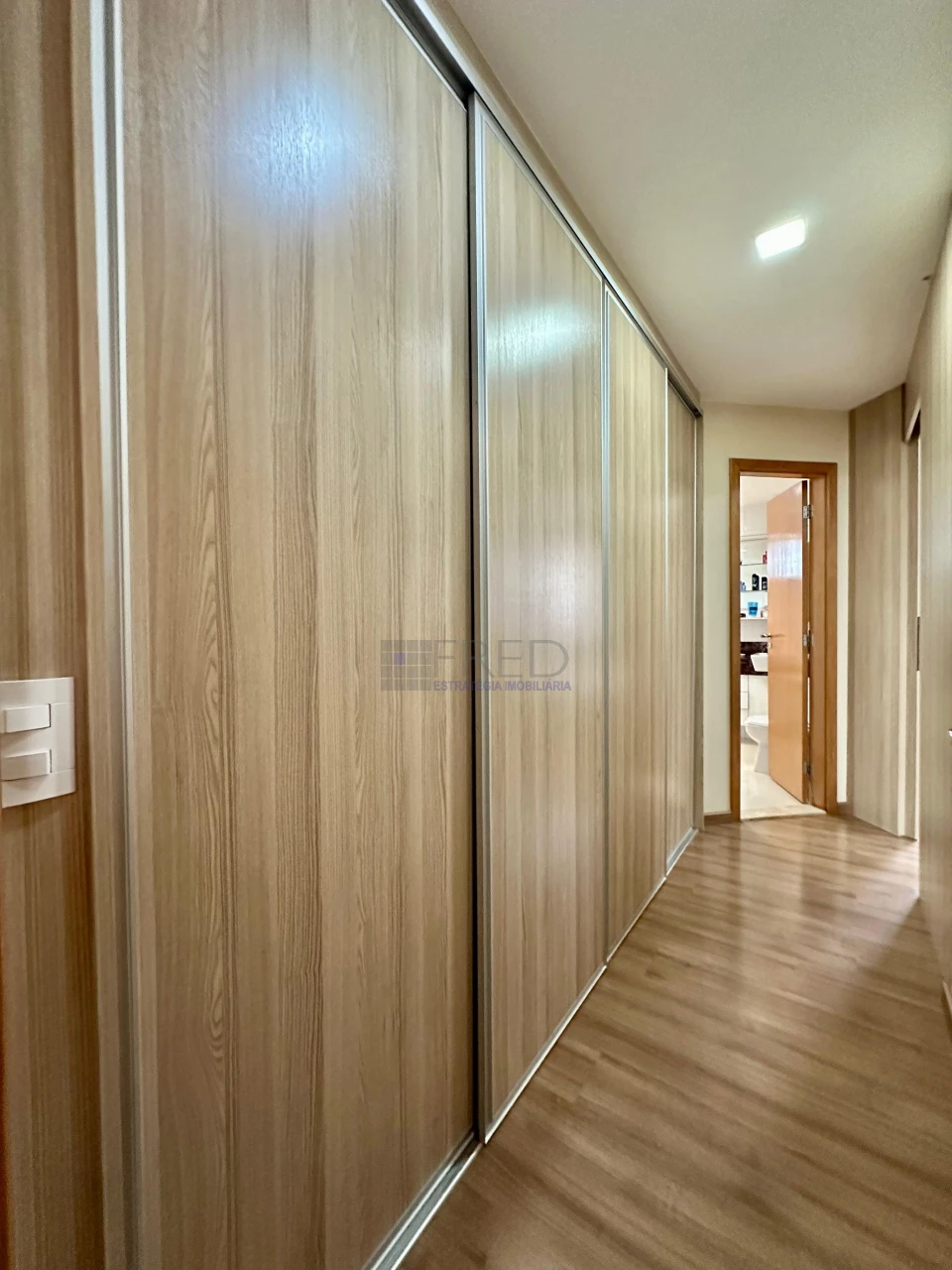 APARTAMENTO A VENDA NO EDIFÍCIO FERNANDO PESSOA