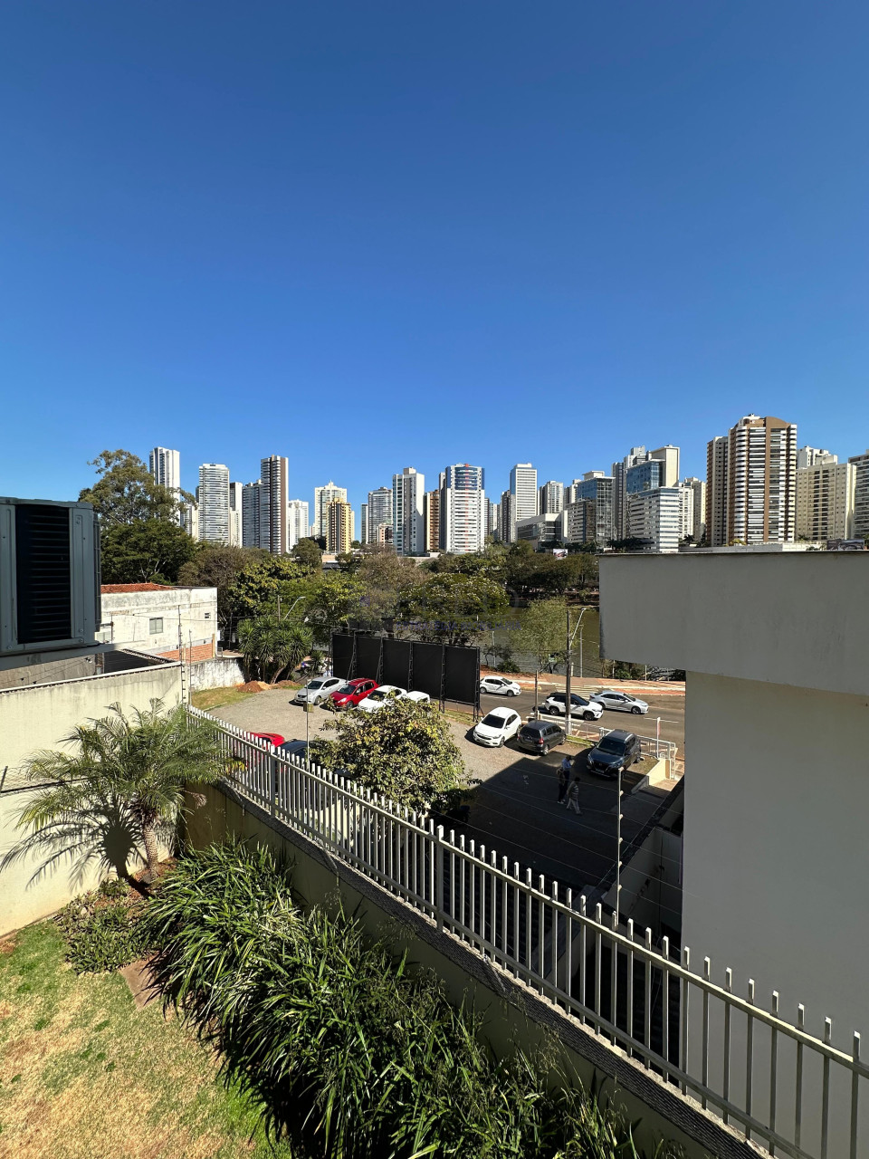 CASA A VENDA - LIMA AZEVEDO EM LONDRINA