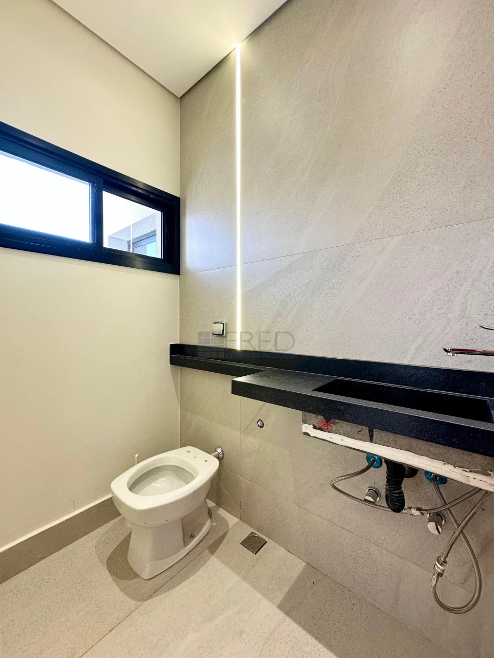 CASA A VENDA NO CONDOMINIO ARAGUARI - PARQUE TAUÁ