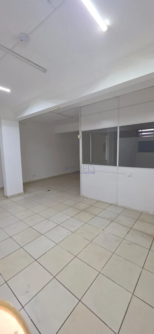 LOJA COM  SOTÃO E MEZANINO - REGIÃO CENTRAL - VENDA OU LOCAÇÃO