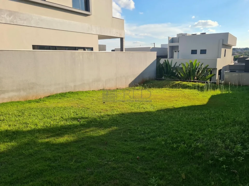 Imagens do imóveis TERRENO A VENDA - CONDOMINIO ARANGUÁ - PARQUE TAUÁ