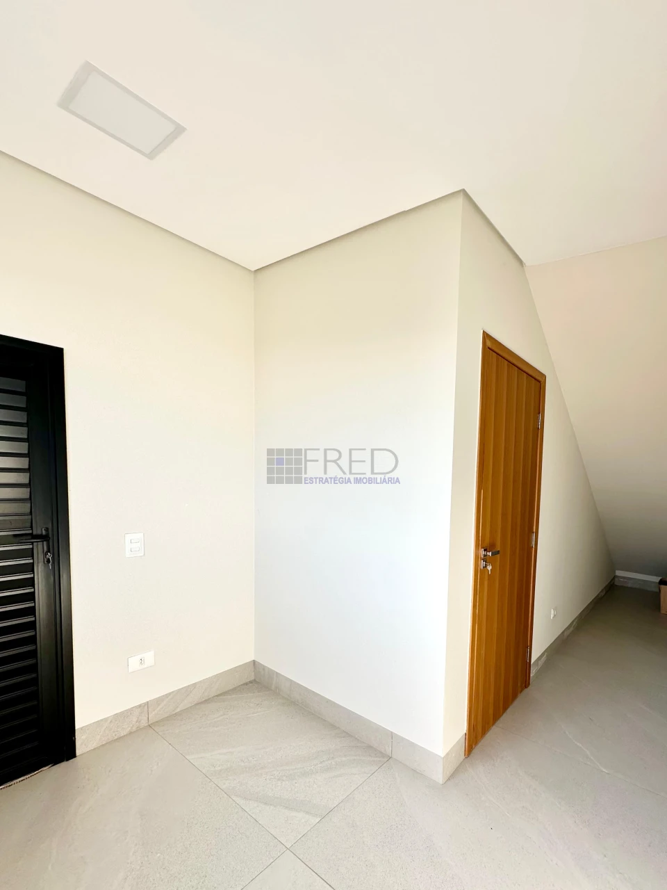 CASA A VENDA NO CONDOMINIO ARAGUARI - PARQUE TAUÁ