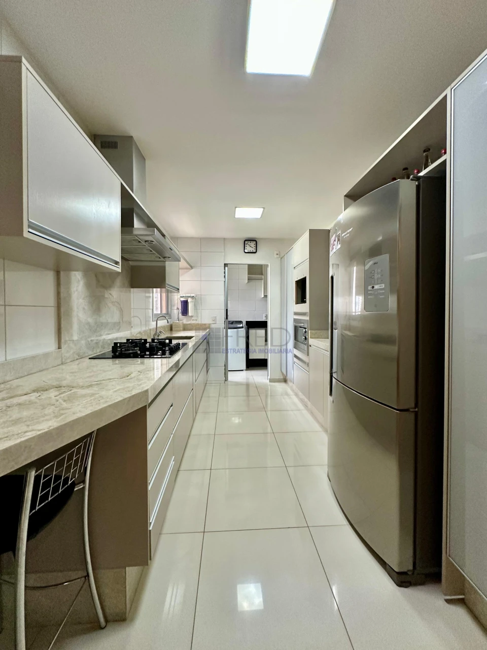 APARTAMENTO A VENDA NO EDIFÍCIO FERNANDO PESSOA