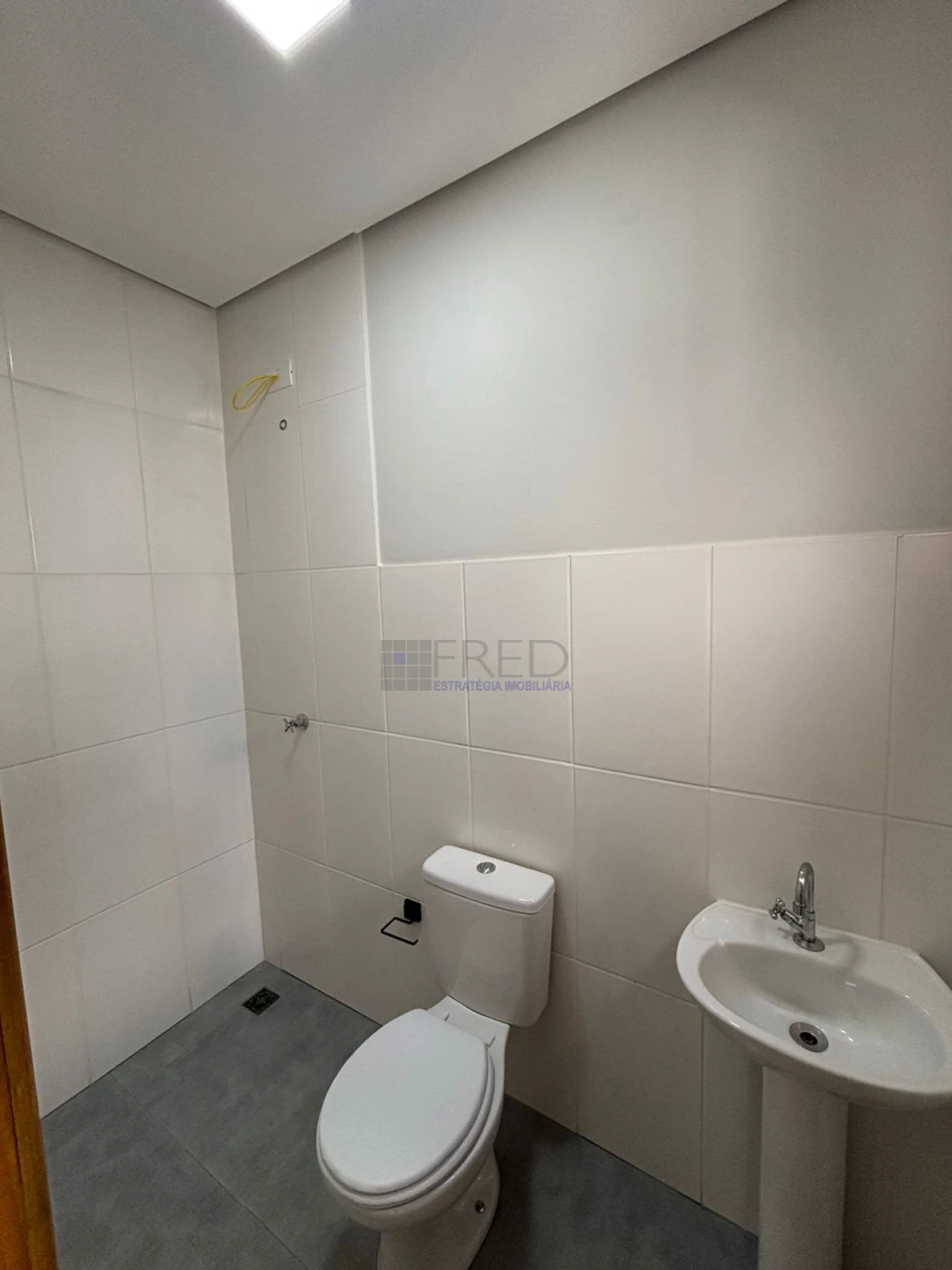 LINDA SOBRELOJA PARALOCAÇÃO