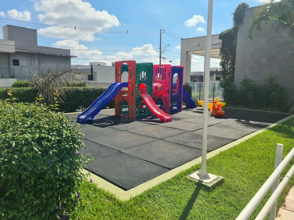 Imagens do imóveis LINDA RESIDECIA Á VENDA - 3 SUÍTES - CONDOMINIO  MORADAS DO VALE