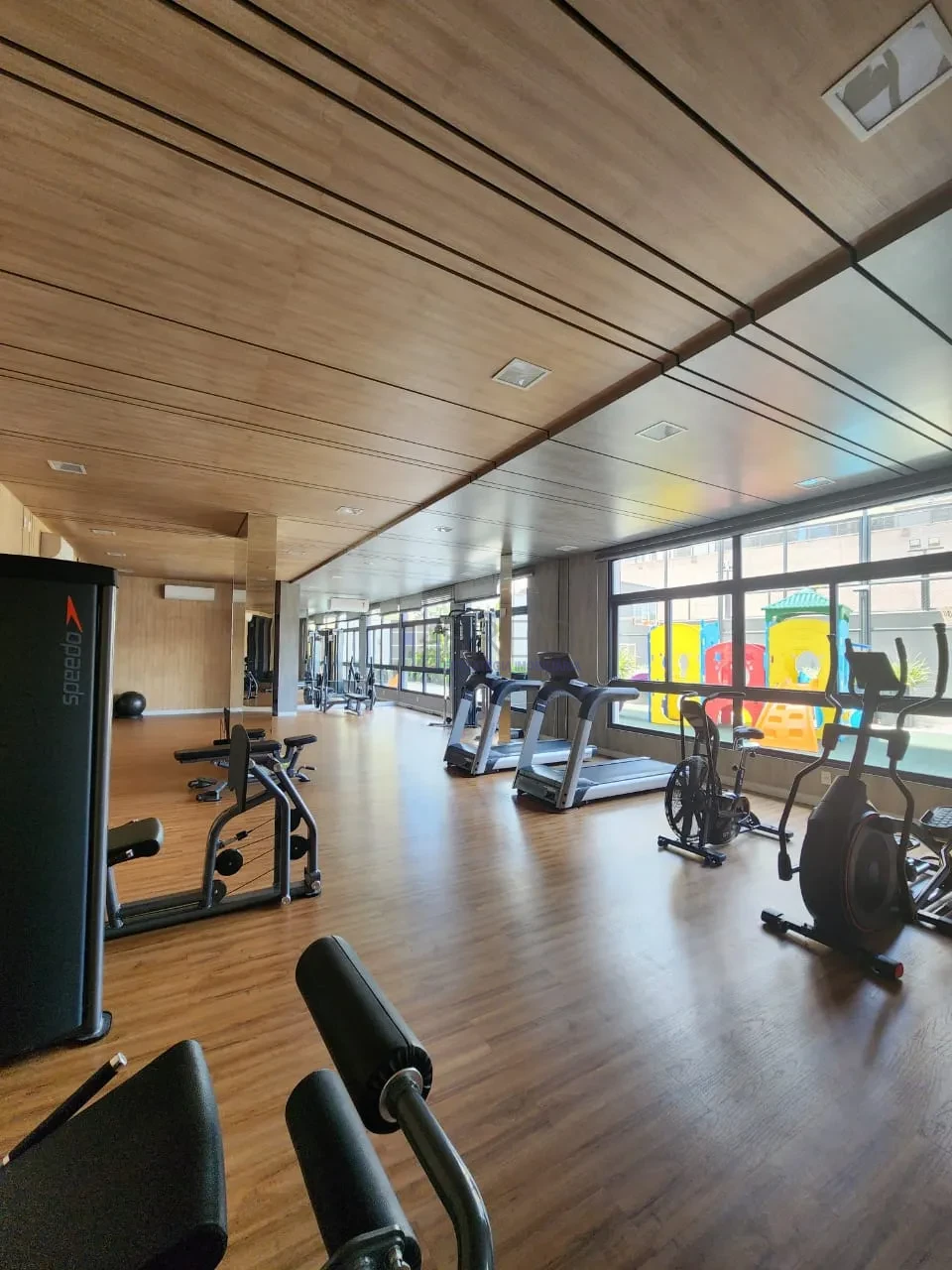 APARTAMENTO A VENDA -EDIFICIO TRIANON - ANDAR ALTO - LINDO