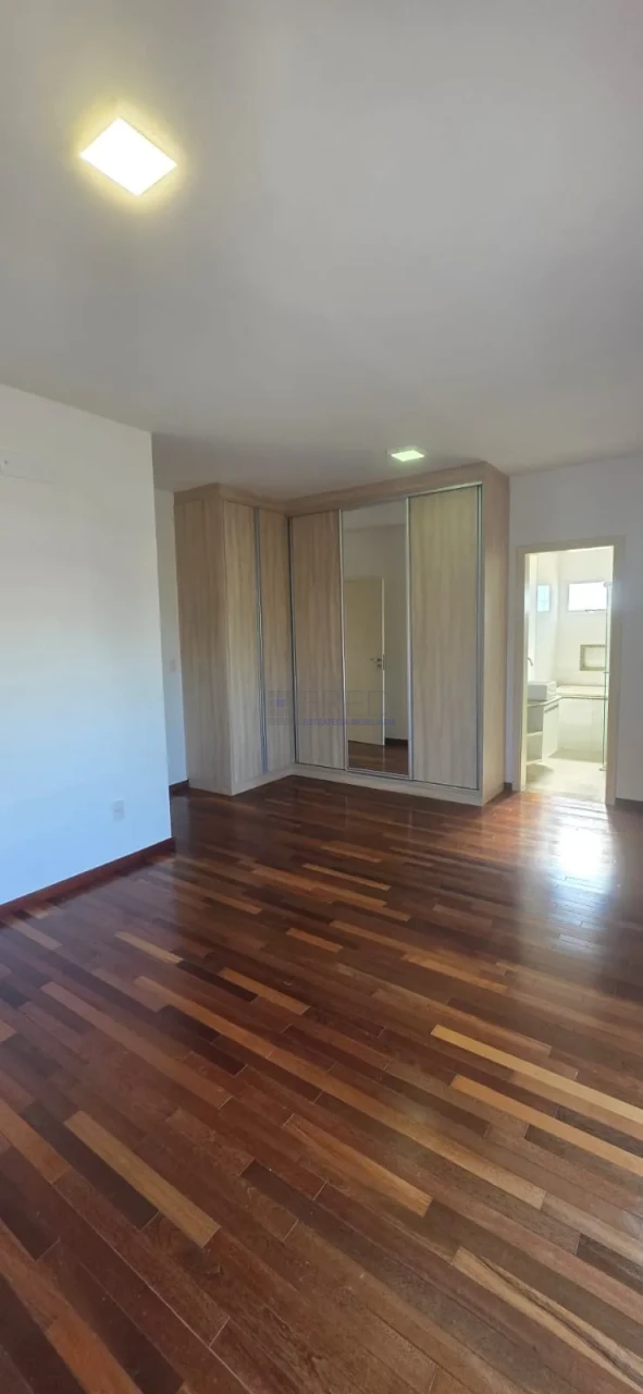 Imagens do imóveis RESIDENCIA Á VENDA - ROYAL MAISON
