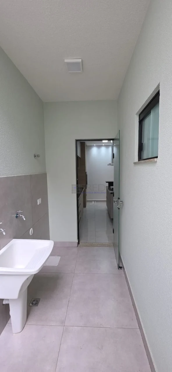 Imagens do imóveis LINDA CASA TÉRREA A VENDA - COMPLETA DE ARMARIOS - HEIMTAL PARK