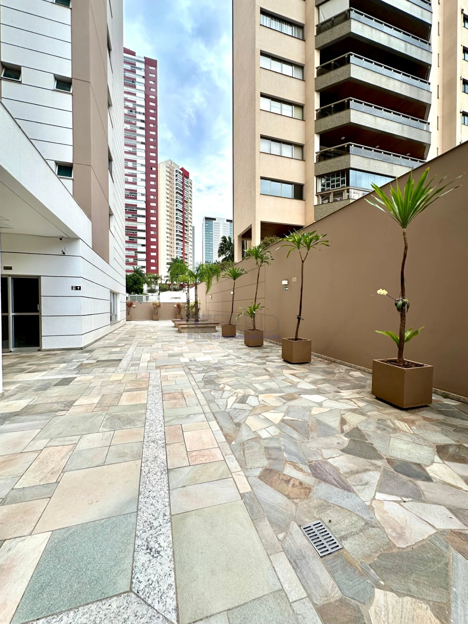 APARTAMENTO A VENDA NO EDIFÍCIO FERNANDO PESSOA