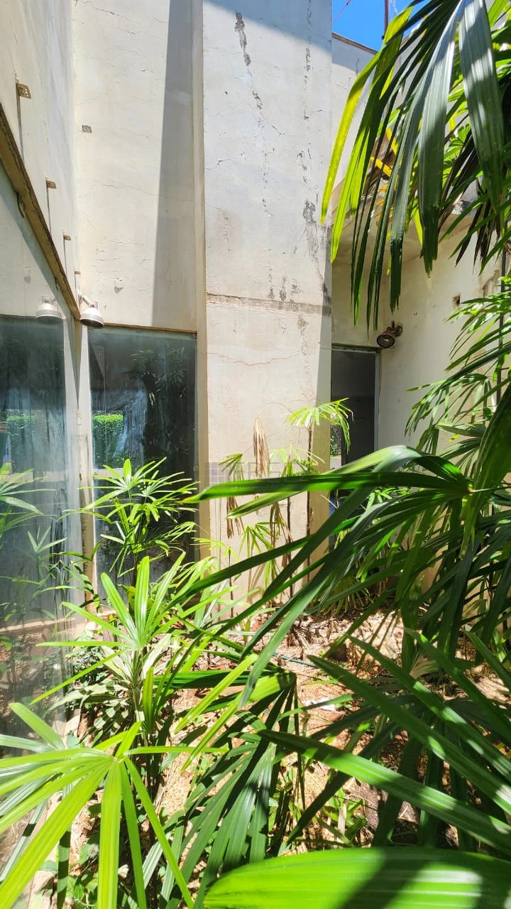 EXCELENTE IMÓVEL COMERCIAL PARA LOCAÇÃO - TOTALMENTE TÉRREO