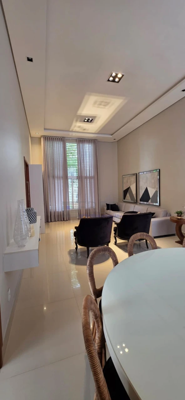 EXCELENTE CASA TÉRREA A VENDA - 3 SUÍTES - ROYAL FOREST RESIDENCE & RESORT