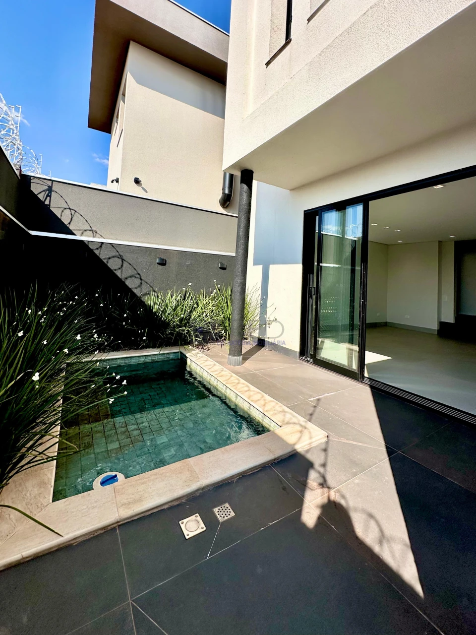 CASA A VENDA NO CONDOMINIO ARAGUARI - PARQUE TAUÁ