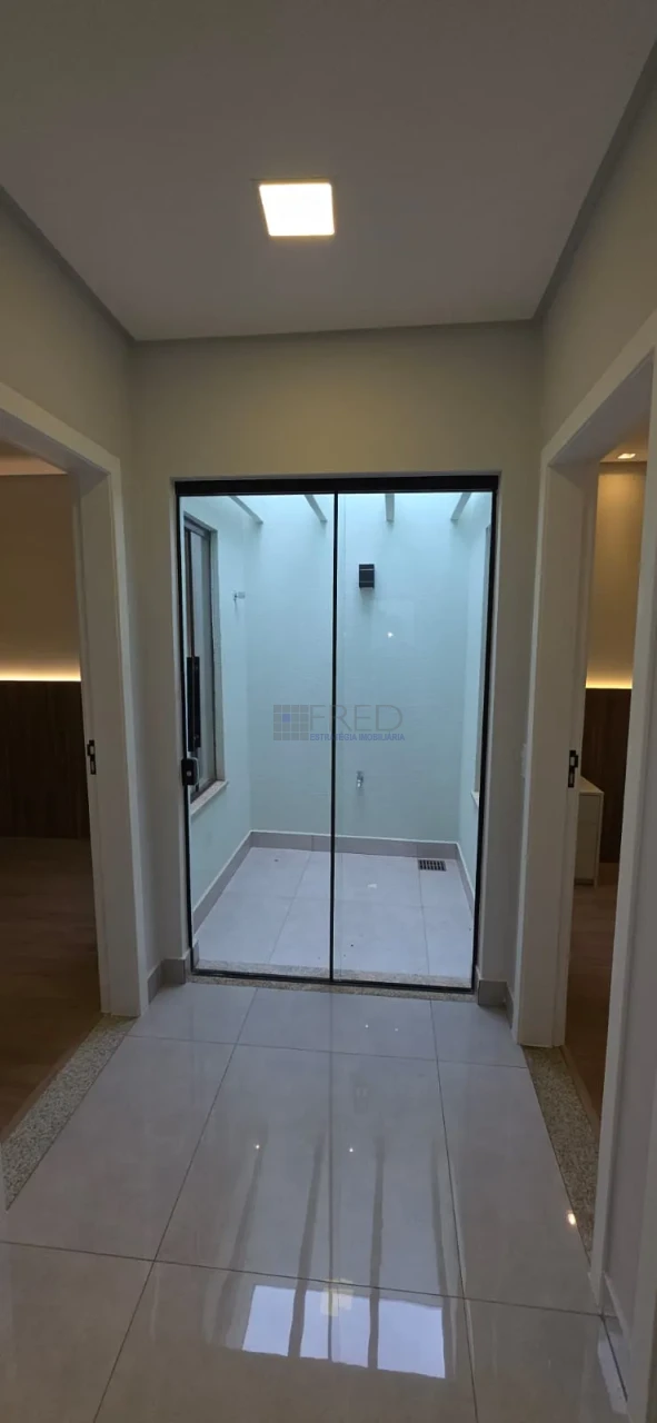 Imagens do imóveis LINDA CASA TÉRREA A VENDA - COMPLETA DE ARMARIOS - HEIMTAL PARK