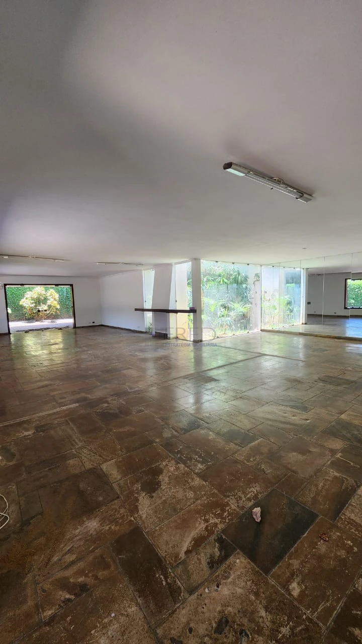 EXCELENTE IMÓVEL COMERCIAL PARA LOCAÇÃO - TOTALMENTE TÉRREO