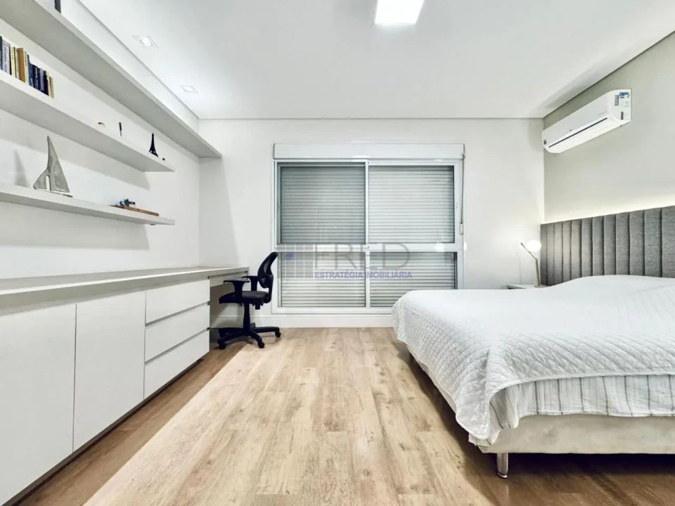 EXCELENTE RESIDENCIA A VENDA - COND, ALPHAVILLE  II